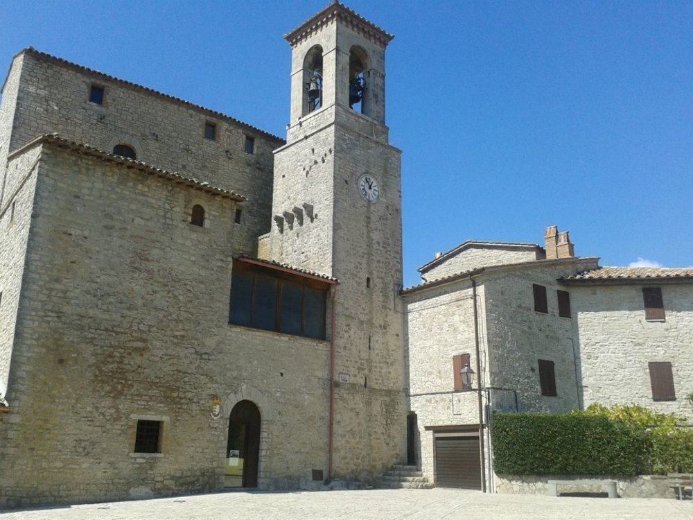 Castello Izzalini Todi Resort Exterior foto